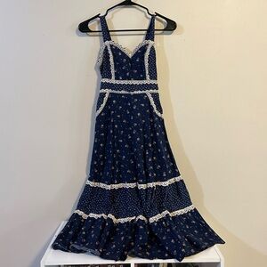 Vintage blue floral lace detail dress size 7/8 runs small, so cute! Back zipper